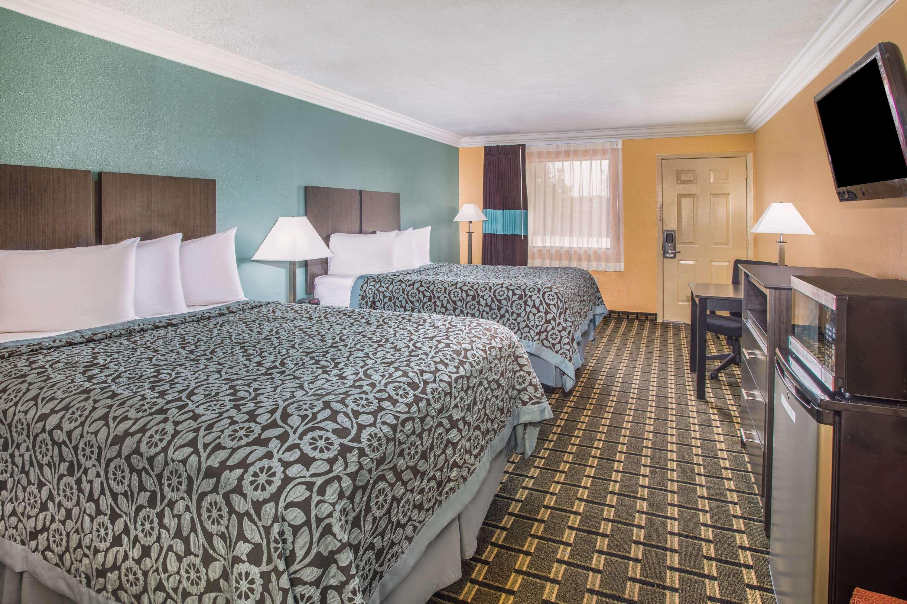 Days Inn By Wyndham Crowley Esterno foto