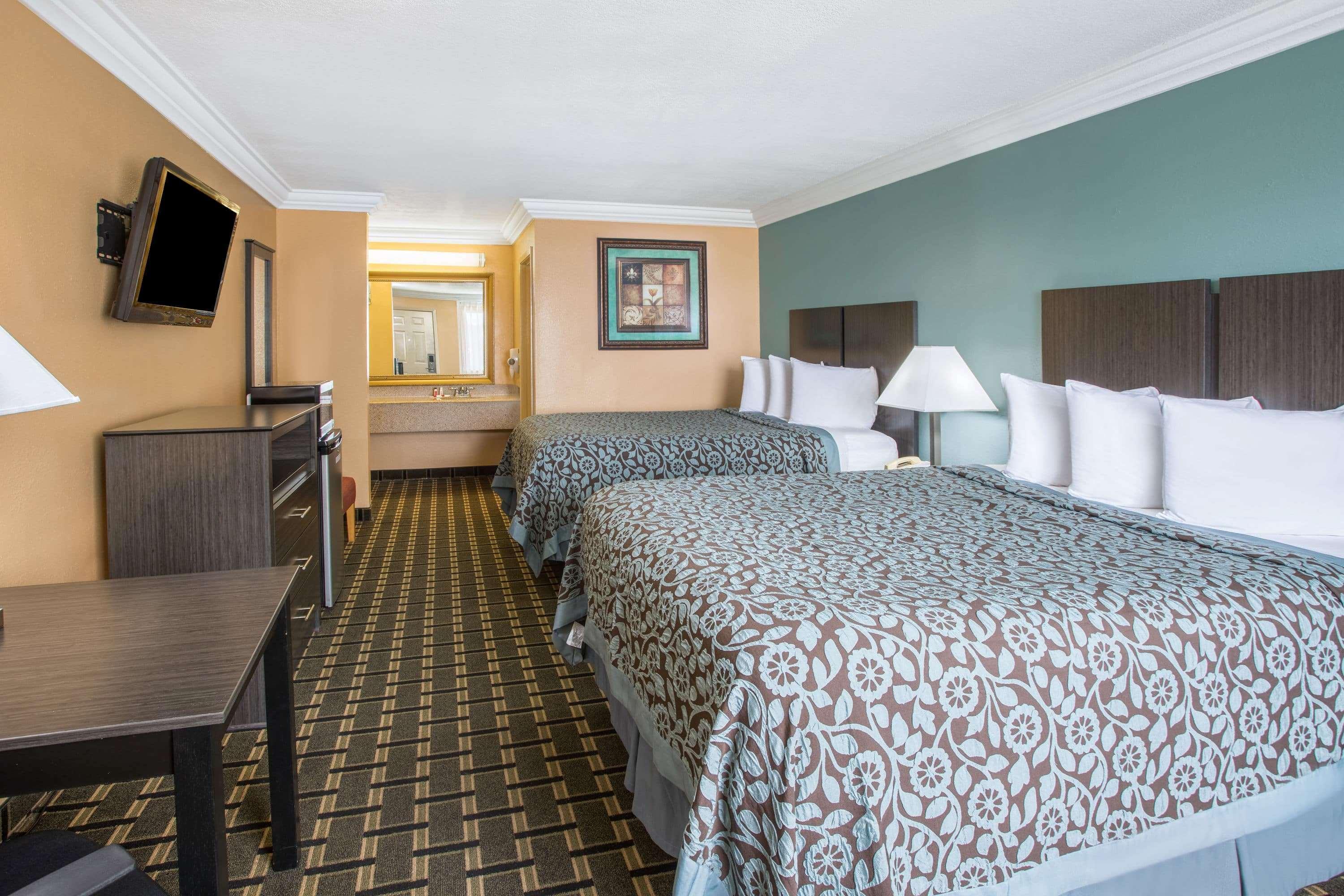 Days Inn By Wyndham Crowley Esterno foto