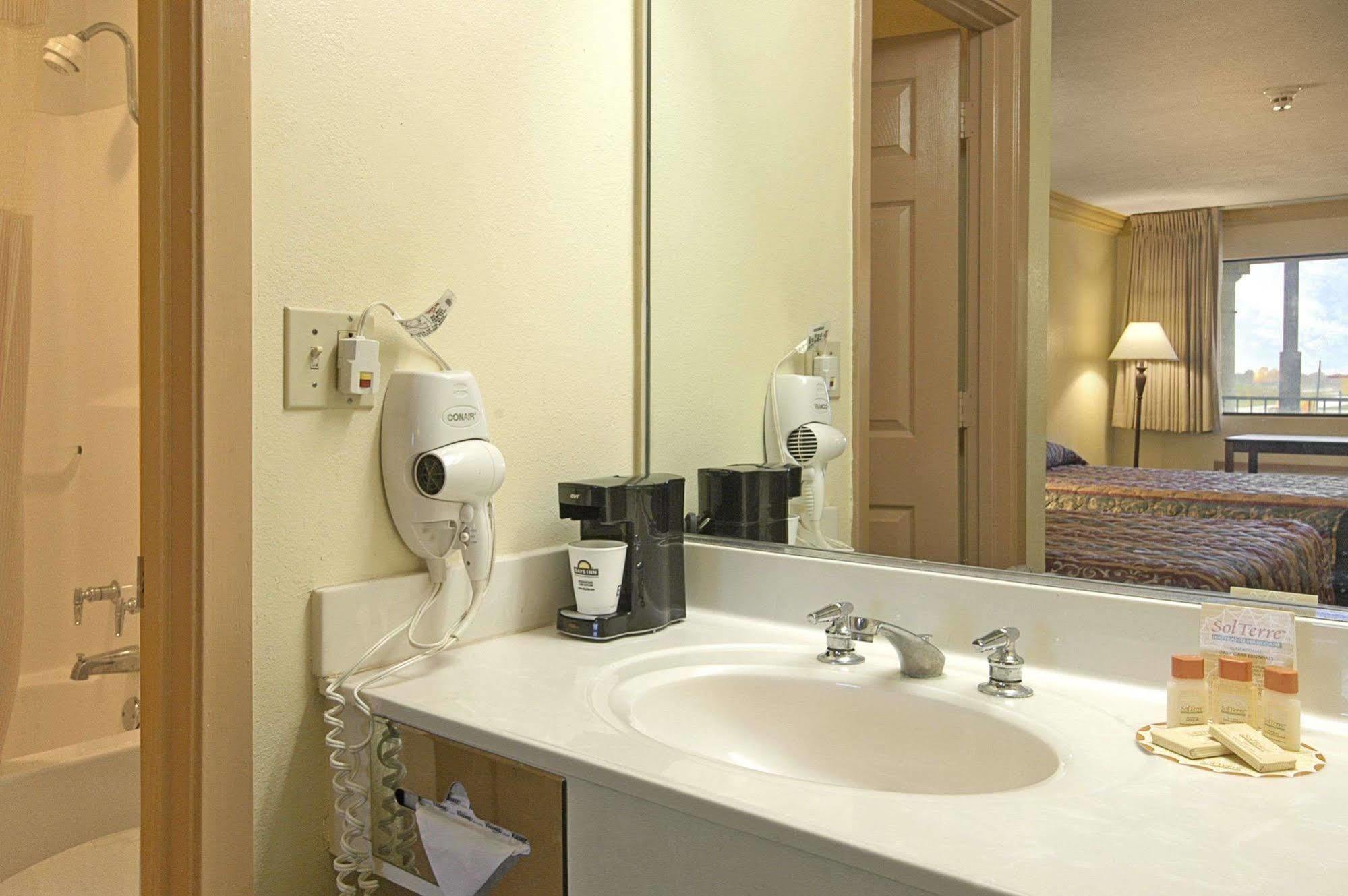 Days Inn By Wyndham Crowley Camera foto